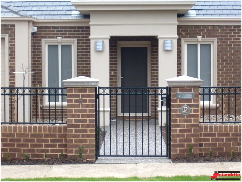 desain tembok pagar rumah minimalis mewah klasik terbaru