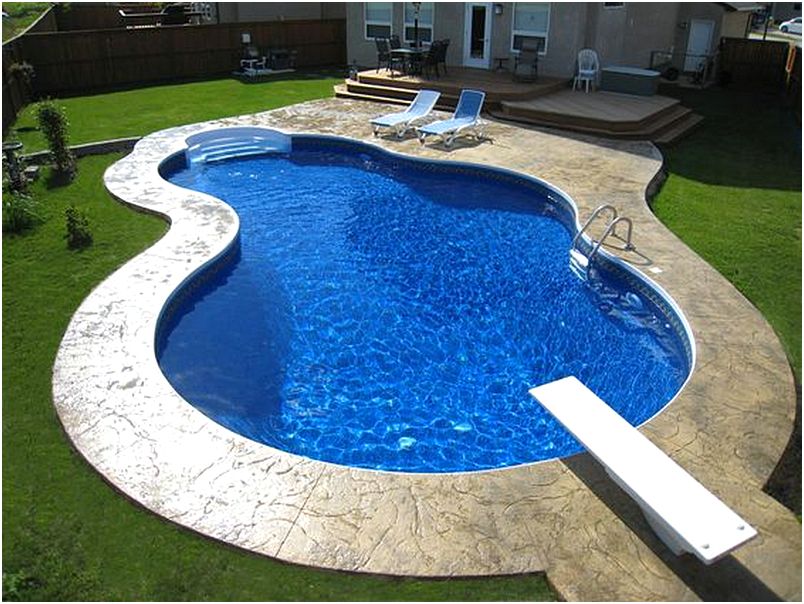 Kolam Renang Minimalis Belakang Rumah Terbaru