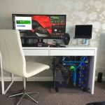 Desain Meja Komputer Minimalis Dengan Kursi Keren