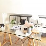 Model Meja Komputer Minimalis Dari Kaca