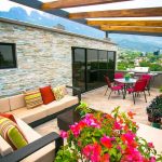 Desain Ruang Keluarga Minimalis Terbaru Menyatu Dengan Taman