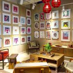 Kreasi Ruang Keluarga Dengan Dekorasi Dinding Yang Keren Unik