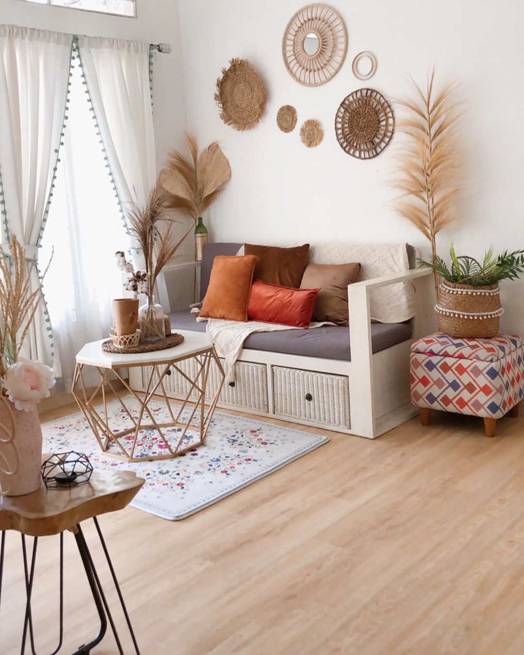 Warna Cat Tembok Ruang Tamu Yang Bagus Warna Krem Coklat